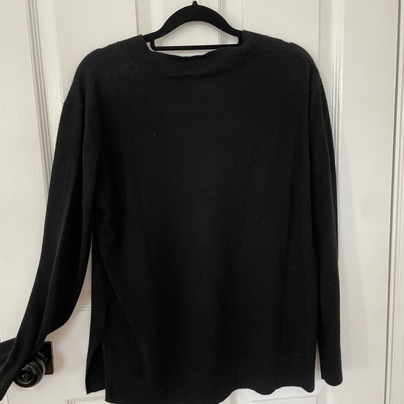 NWT H&M Cashmere Crewneck Sweater Black - Picture 2 of 4
